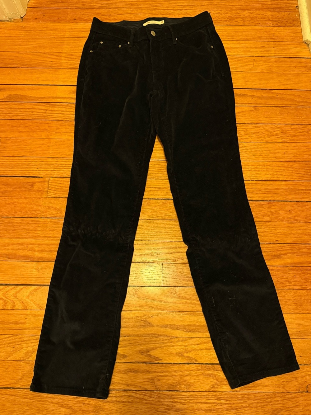 Levi’s, women’s 505, size 6M